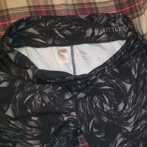 Danskin Now L 12-14 leggings